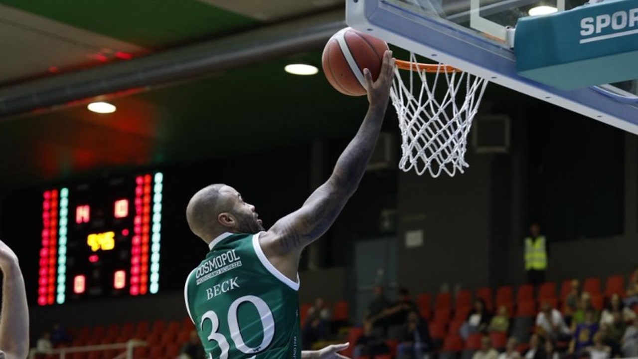 Scandone Avellino, vittoria in scioltezza all'esordio: Viterbo ko per 76-52