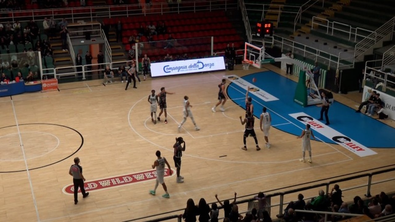 Gruppo Lombardi Avellino Basket-Urania Milano 74-75, gli highlights