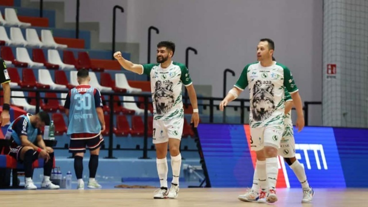 Sandro Abate, esordio ok con finale sofferto: Cosenza ko per 4-5
