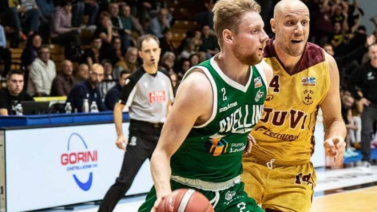 Grande e Jurkatamm risollevano l'Avellino Basket: Juvi Cremona battuta per 68-78
