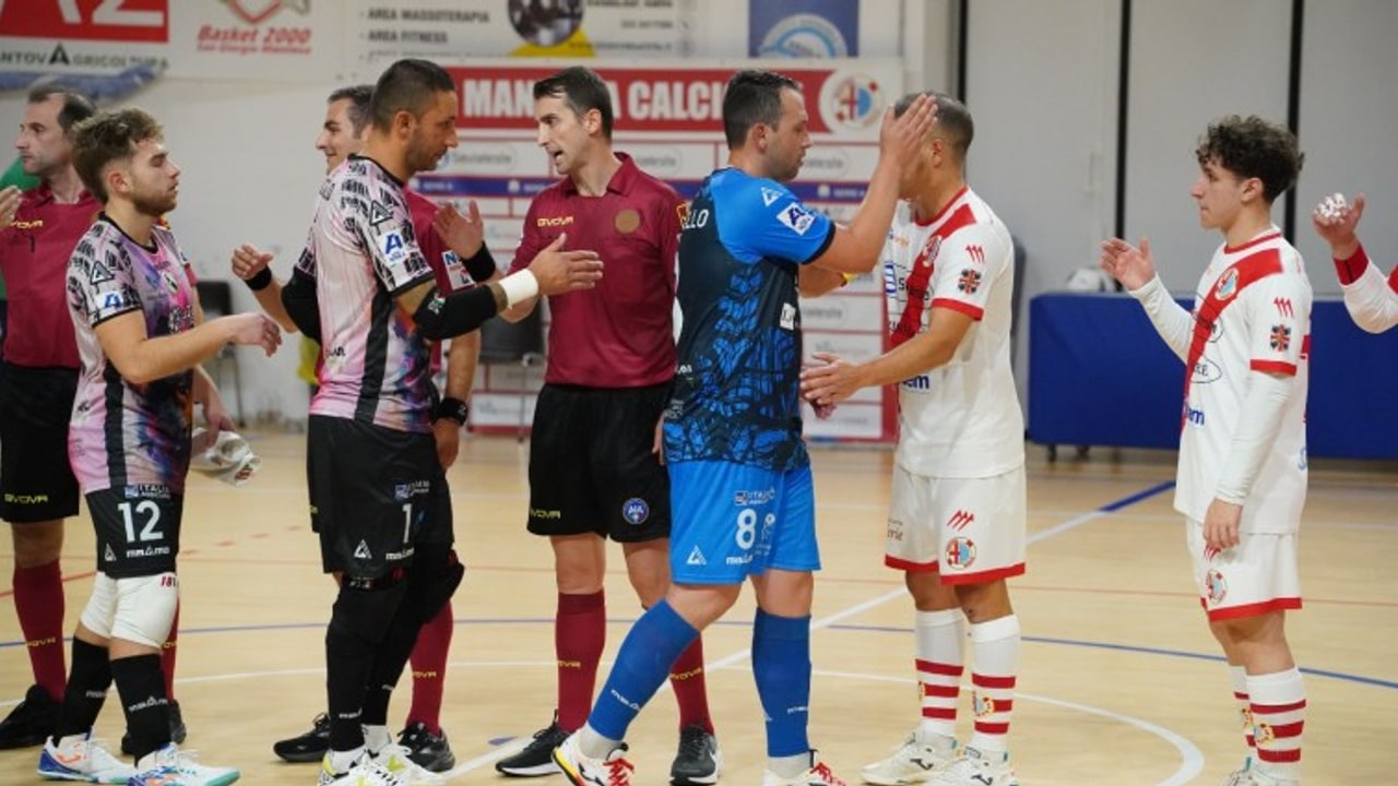 La traversa ferma la Sandro Abate: altro ko amaro per il team di Basile, Mantova vince per 4-3