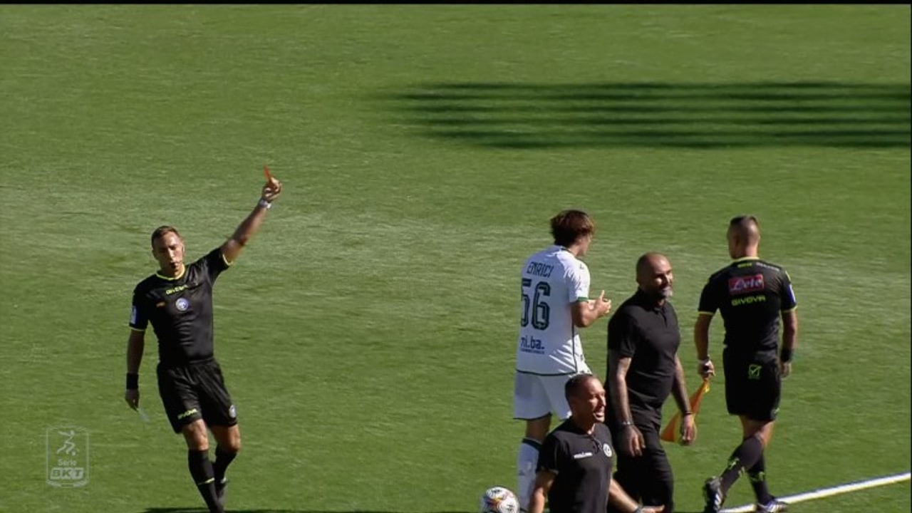 Juve Stabia-Avellino a Mucera: l'arbitro palermitano ha diretto i lupi a Carrara