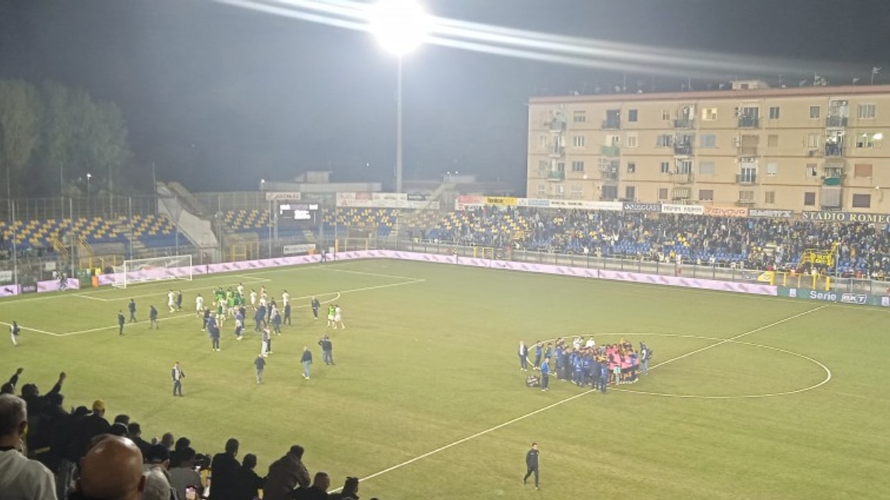 Uno-due micidiale della Juve Stabia: l'Avellino si ferma al "Menti"