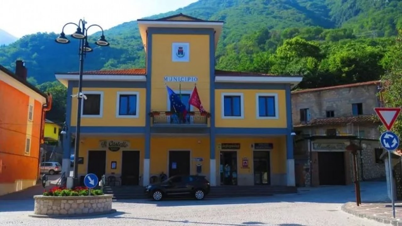 Summonte, verifiche post-terremoto: chiusi il Comune e la scuola di via Piana