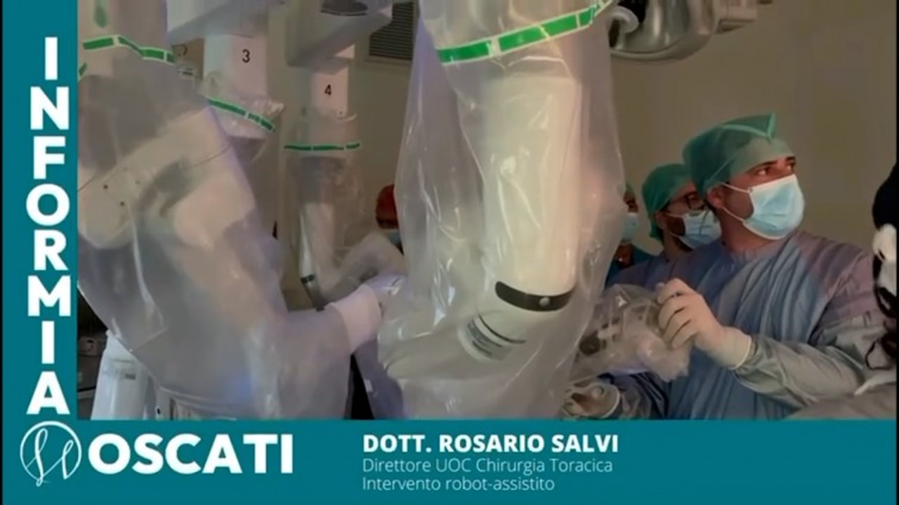 Moscati, dentro la sala operatoria: la chirurgia toracica robotica in azione