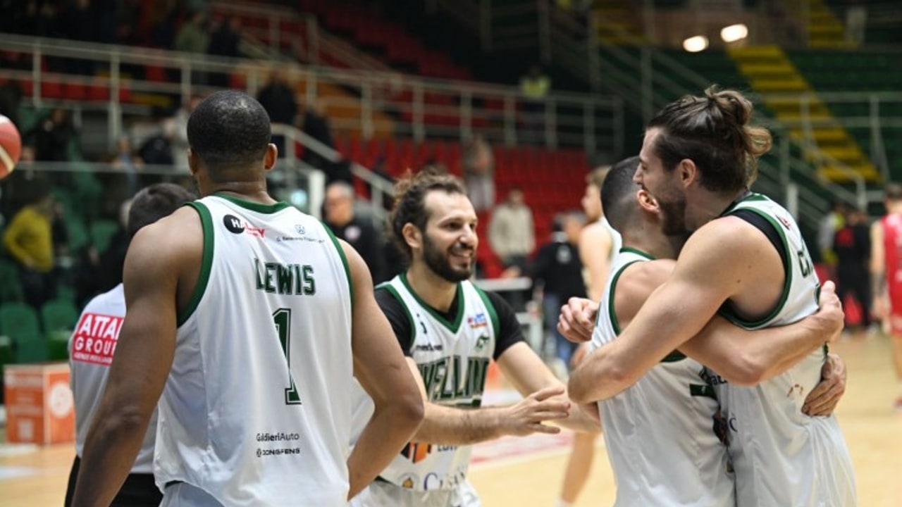 Unicusano Avellino Basket, Di Carlo sorride al debutto: la Dole Basket Rimini si arrende per 87-78