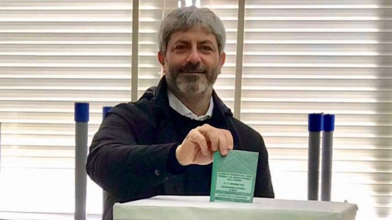 Il Movimento 5 Stelle esulta sui social: "Fico nuovo presidente in Campania"