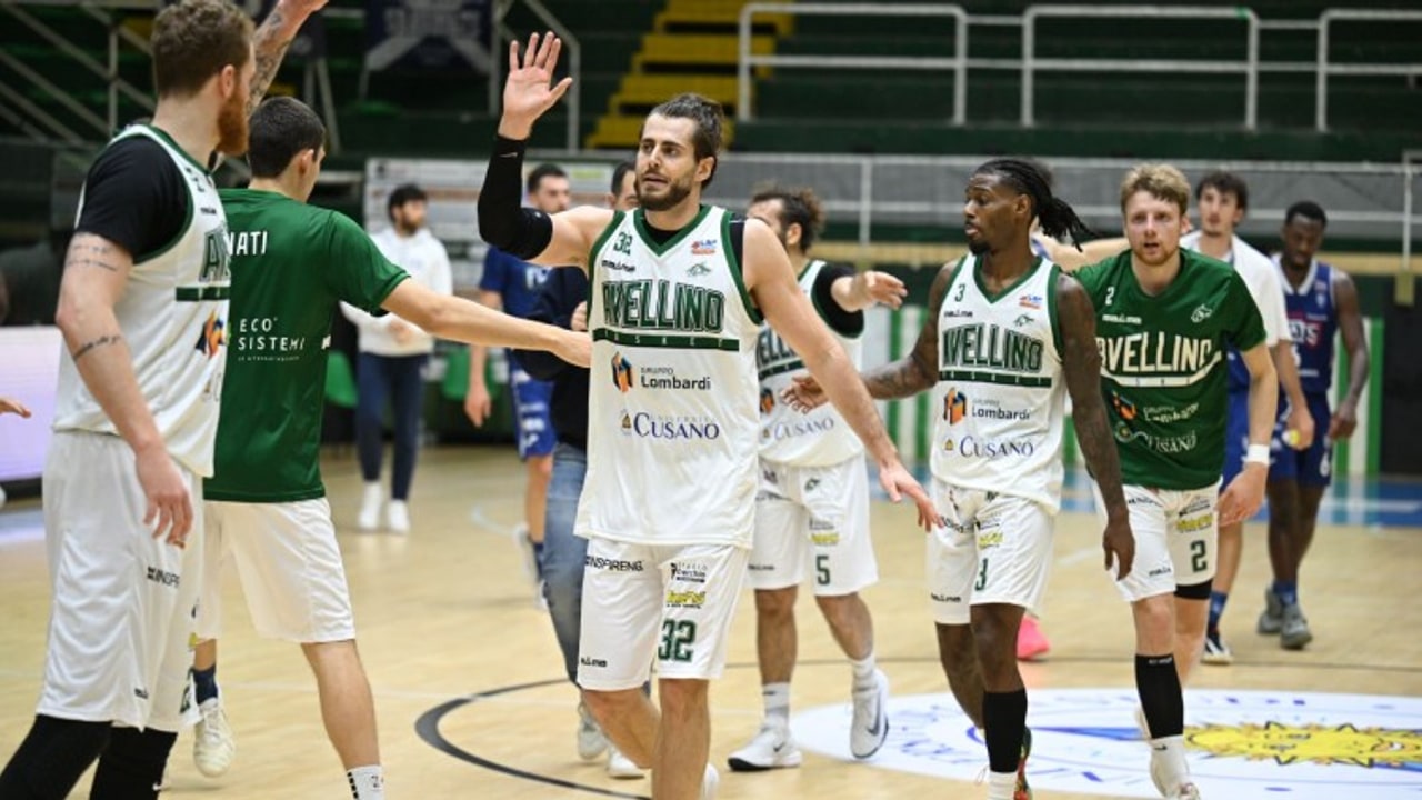 L'Unicusano Avellino Basket affossa la Fortitudo Bologna: tris per i biancoverdi