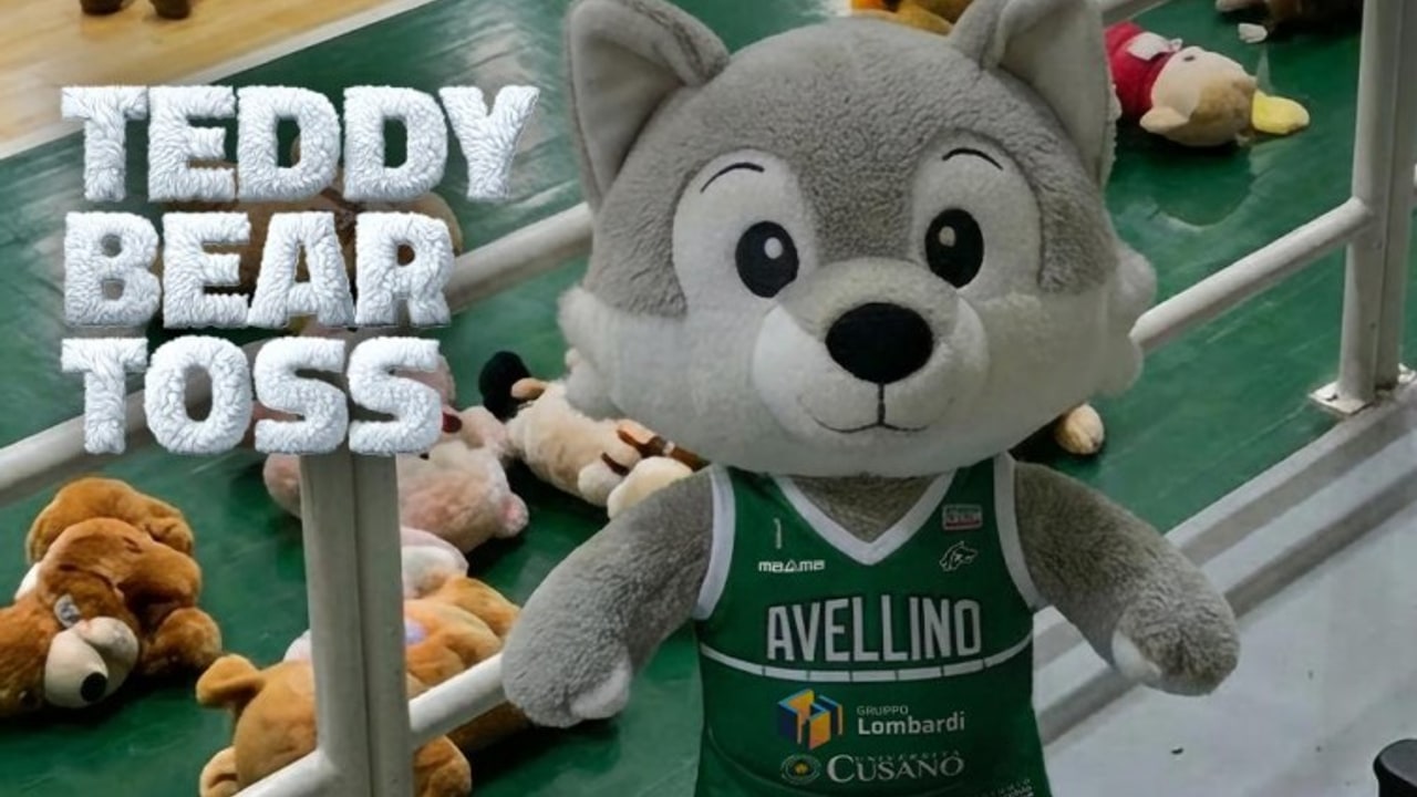 Teddy Bear Toss, contro Forlì il lancio dei pupazzi sul parquet