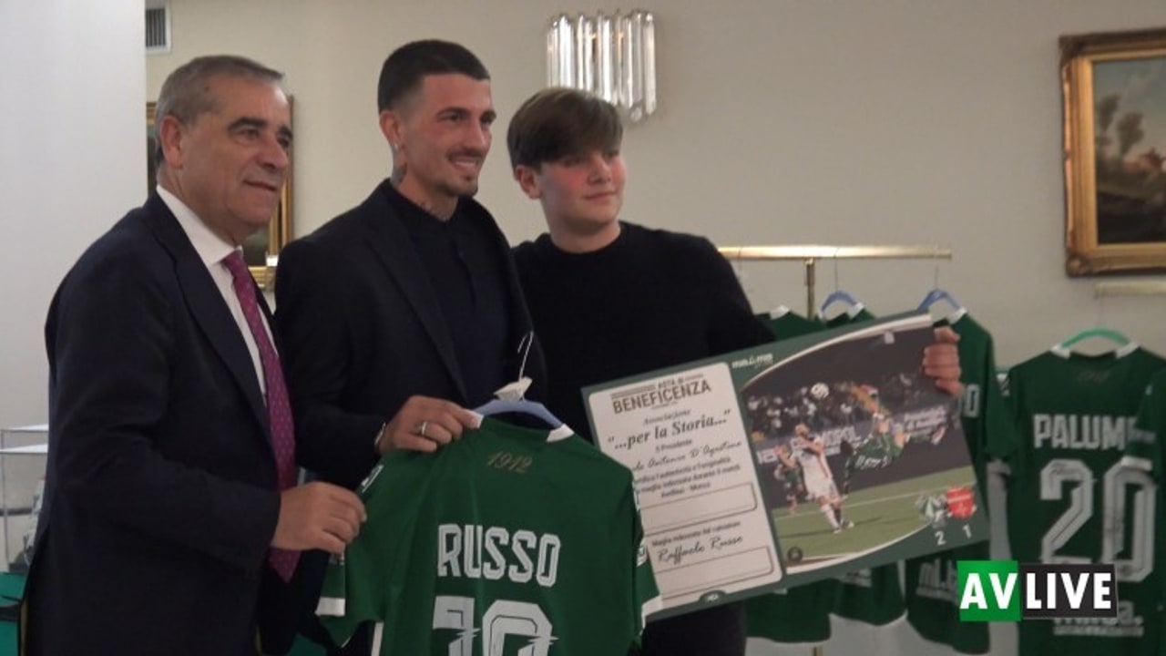 Asta di beneficenza, 1.250 euro per la maglia di Russo contro il Monza