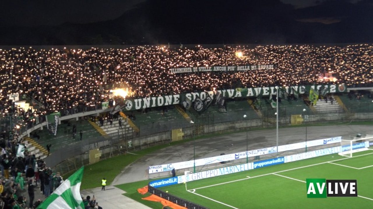 Avellino-Palermo, la coreografia della Curva Sud