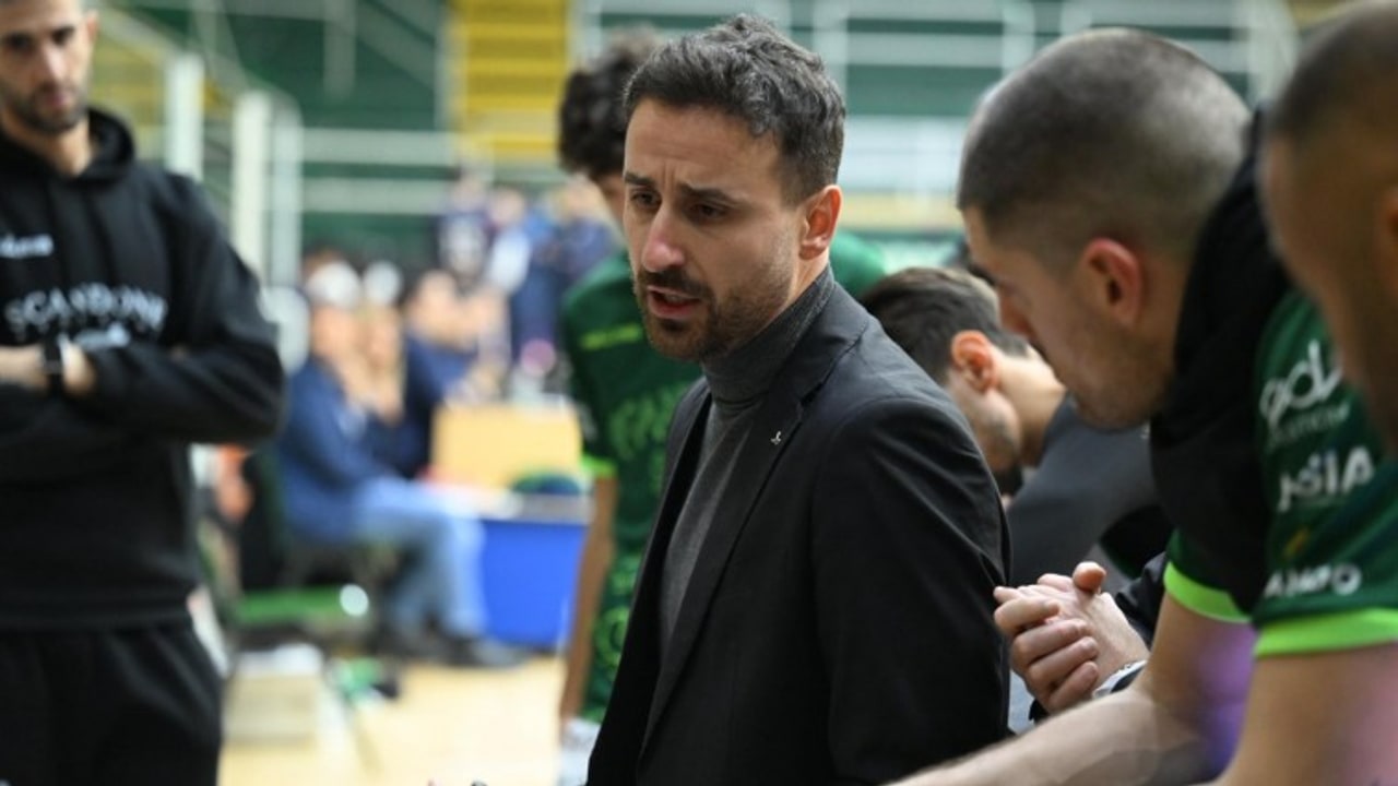 La Scandone esonera coach Carone