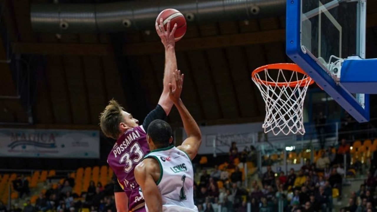 Unicusano Avellino Basket, rimonta tardiva: Livorno vince per 82-77