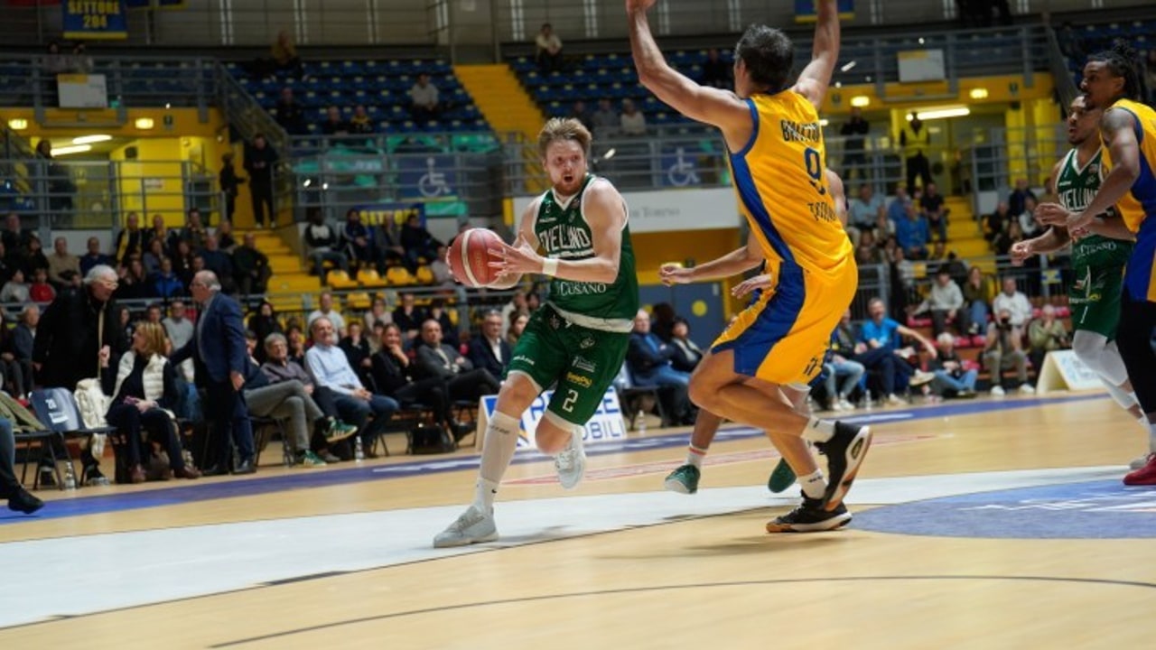Primo tempo disastroso, l'Unicusano Avellino Basket si ferma a Torino