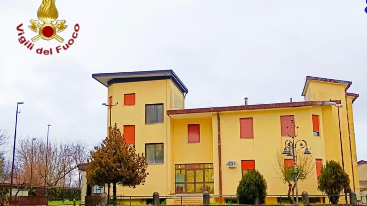 Volturara Irpina, prende fuoco stufa a pellet in un appartamento: famiglia messa in salvo