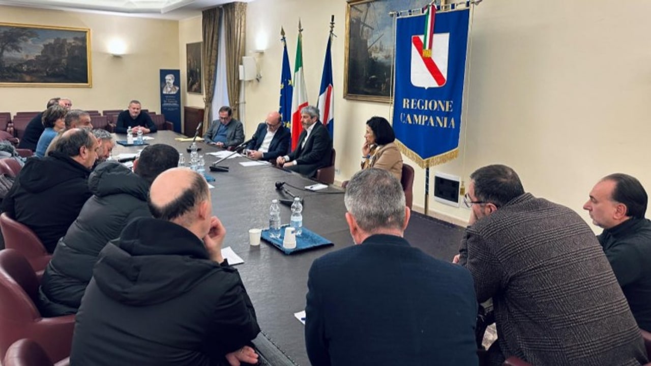 Menarini Bus di Flumeri, confronto in Regione tra Fico ed i sindacati
