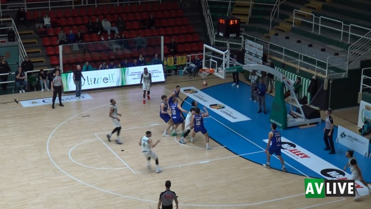 Unicusano Avellino Basket-Tezenis Verona 72-71, ecco il canestro decisivo di Grande a 3 secondi dalla sirena