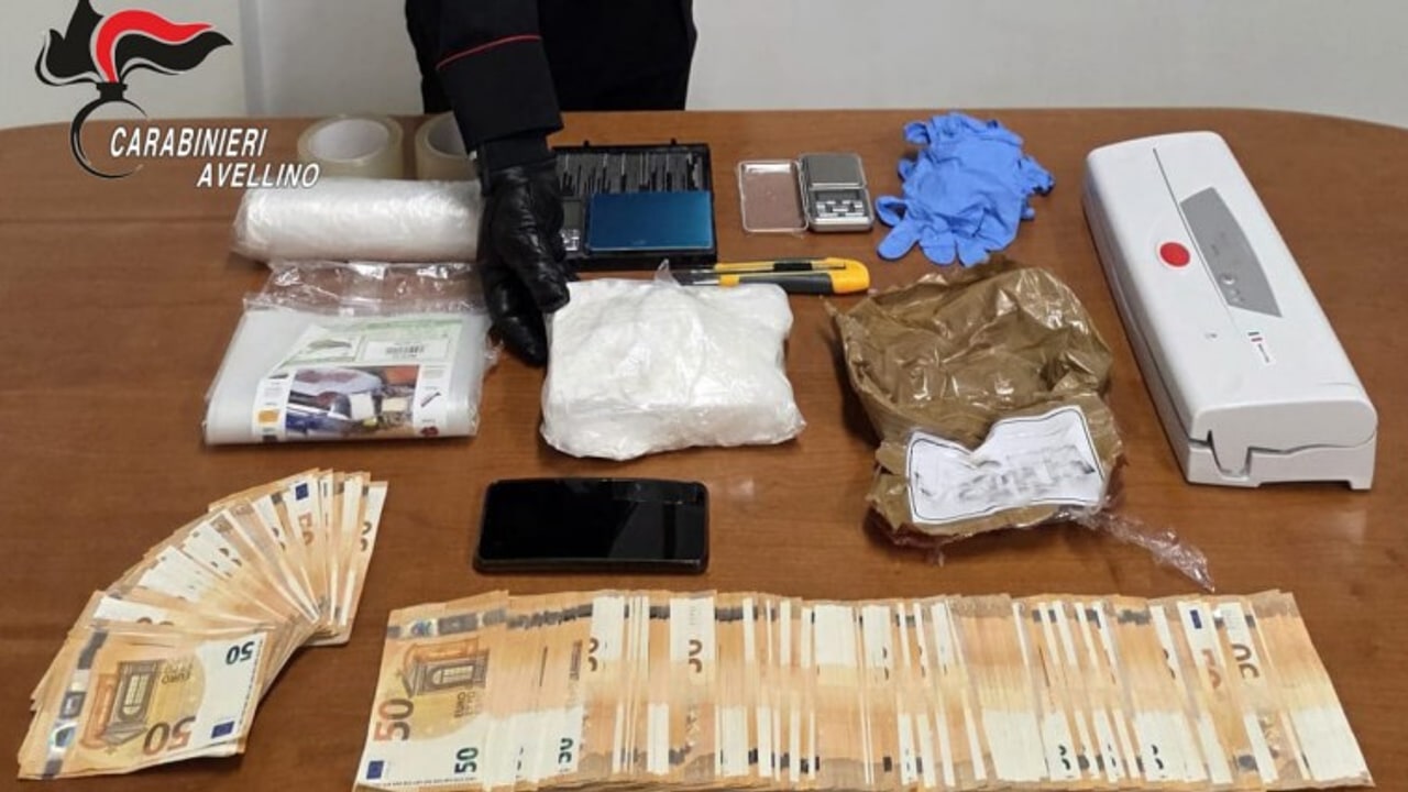 Avellino, sorpreso con quasi un chilo di cocaina: arrestato 36enne a Rione Mazzini