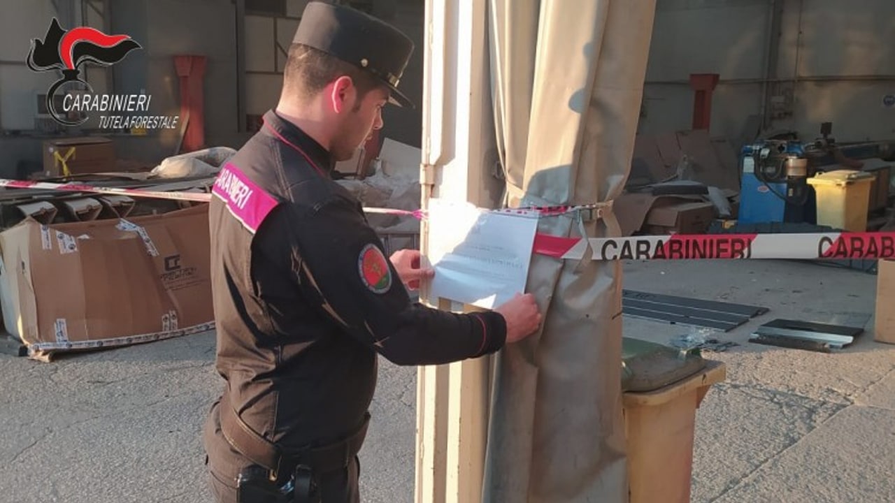 Rotondi, abusivismo edilizio e lavoro sommerso: sospesa un'attività