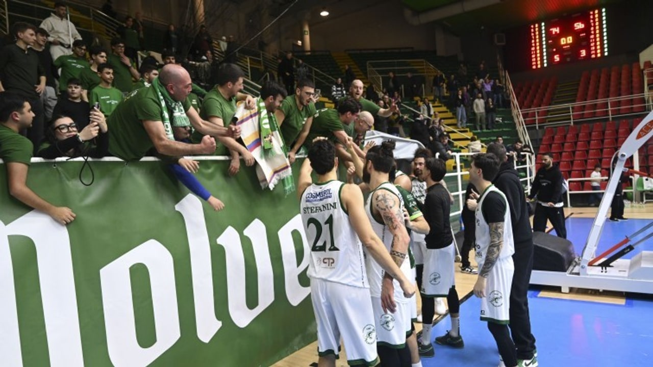 Scandone, aggressione agli Only Wolves: la condanna del club