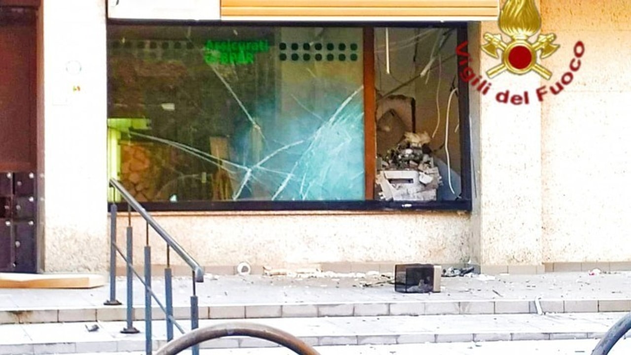 Vallata, esplode bancomat: intervento dei Vigili del fuoco