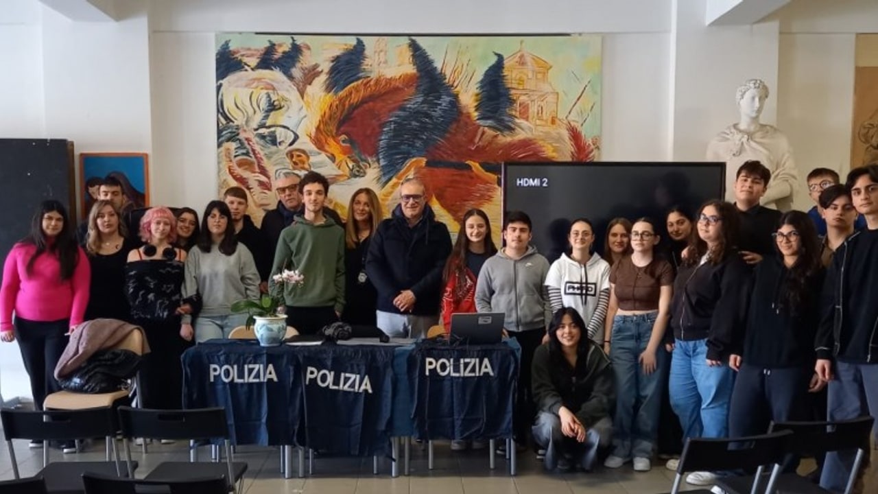 "PretenDiamo Legalità", il Liceo De Luca aderisce al progetto-concorso della Polizia