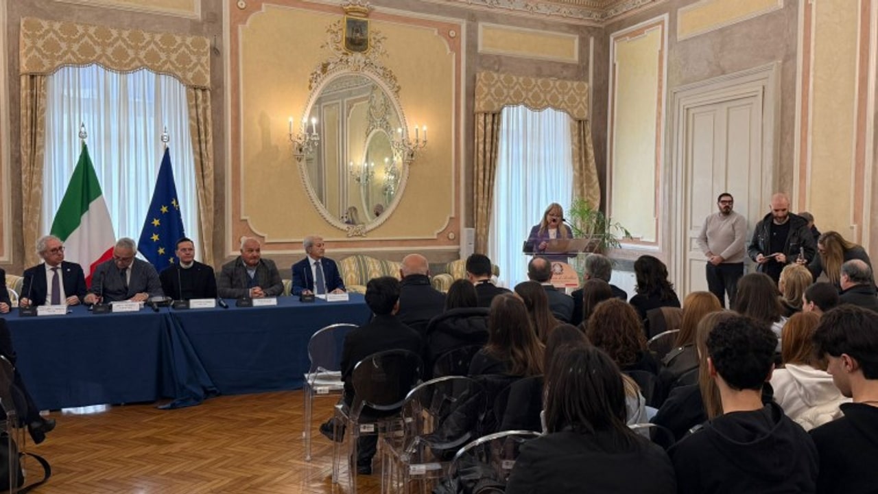 Avellino, studenti in Prefettura per la Global Money Week: incontro su finanza e dipendenze*