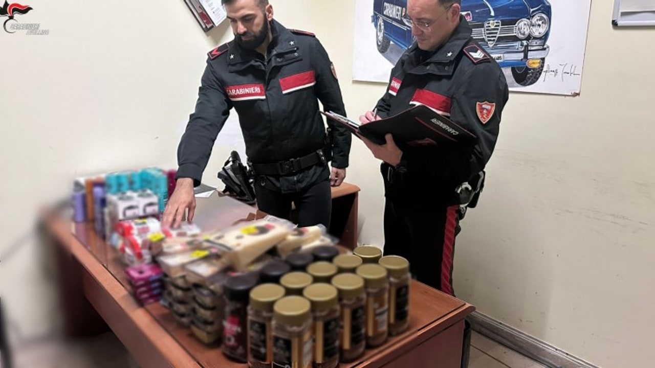Atripalda, furto di cibo e prodotti di bellezza in un supermercato: denunciata coppia dell'Est