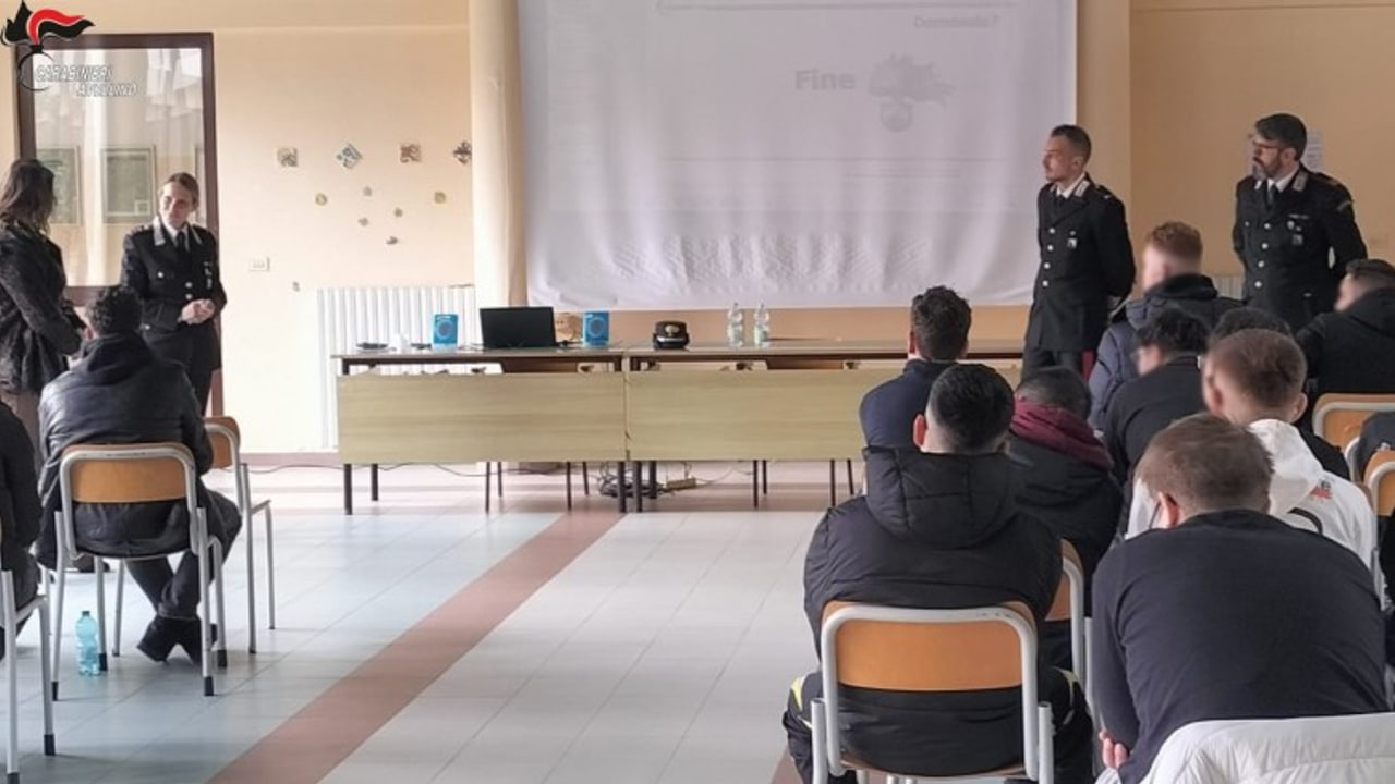 Bagnoli Irpino, cultura della legalità: i Carabinieri incontrano gli studenti