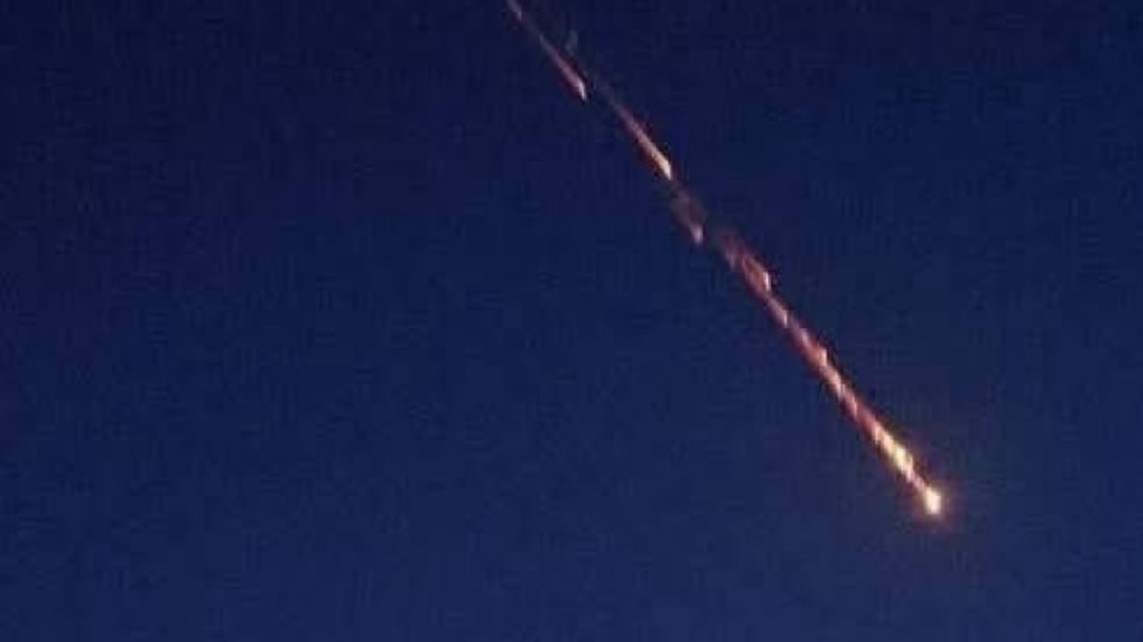 Scia luminosa nei cieli dell'Irpinia, sono frammenti di un razzo satellitare