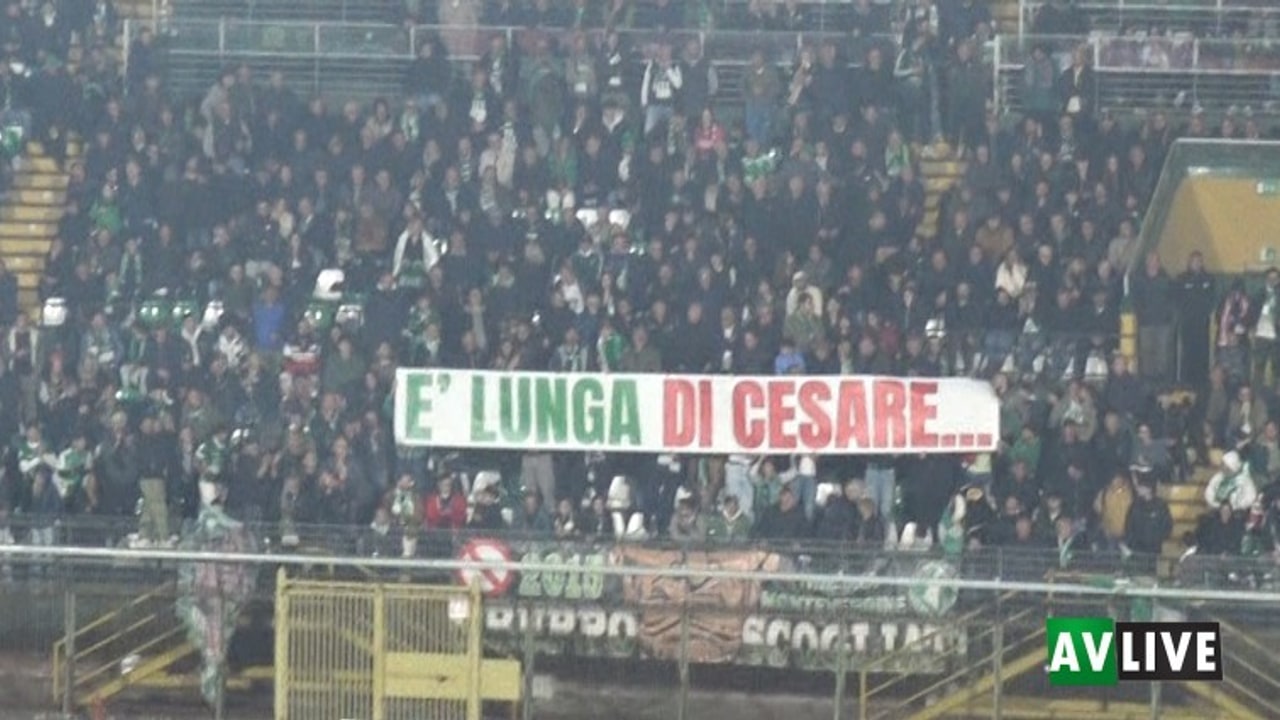 "E' lunga Di Cesare...": lo striscione dei tifosi dell'Avellino "dedicato" al ds del Bari