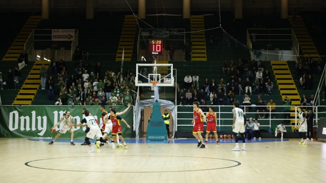 La Scandone Avellino vince gara 1 dei playoff: Messina ko per 79-66
