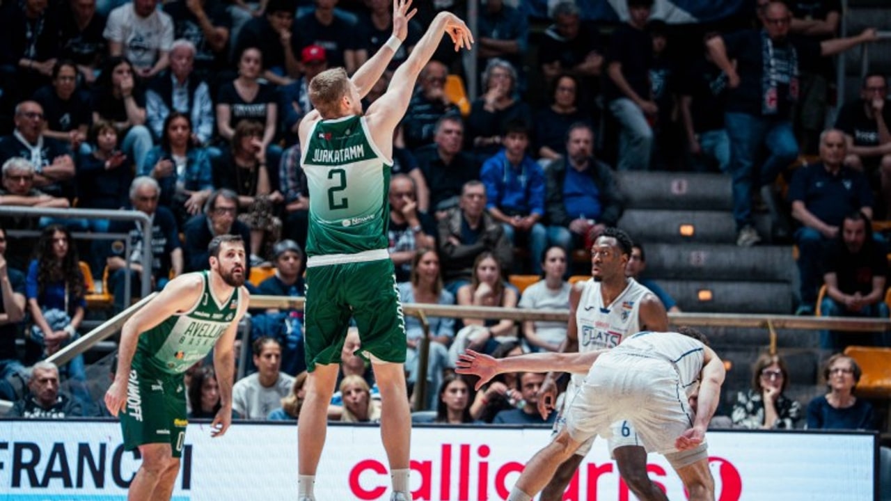 L'Unicusano Avellino Basket si ferma nell'ultimo quarto: la Fortitudo Bologna vince anche gara 2