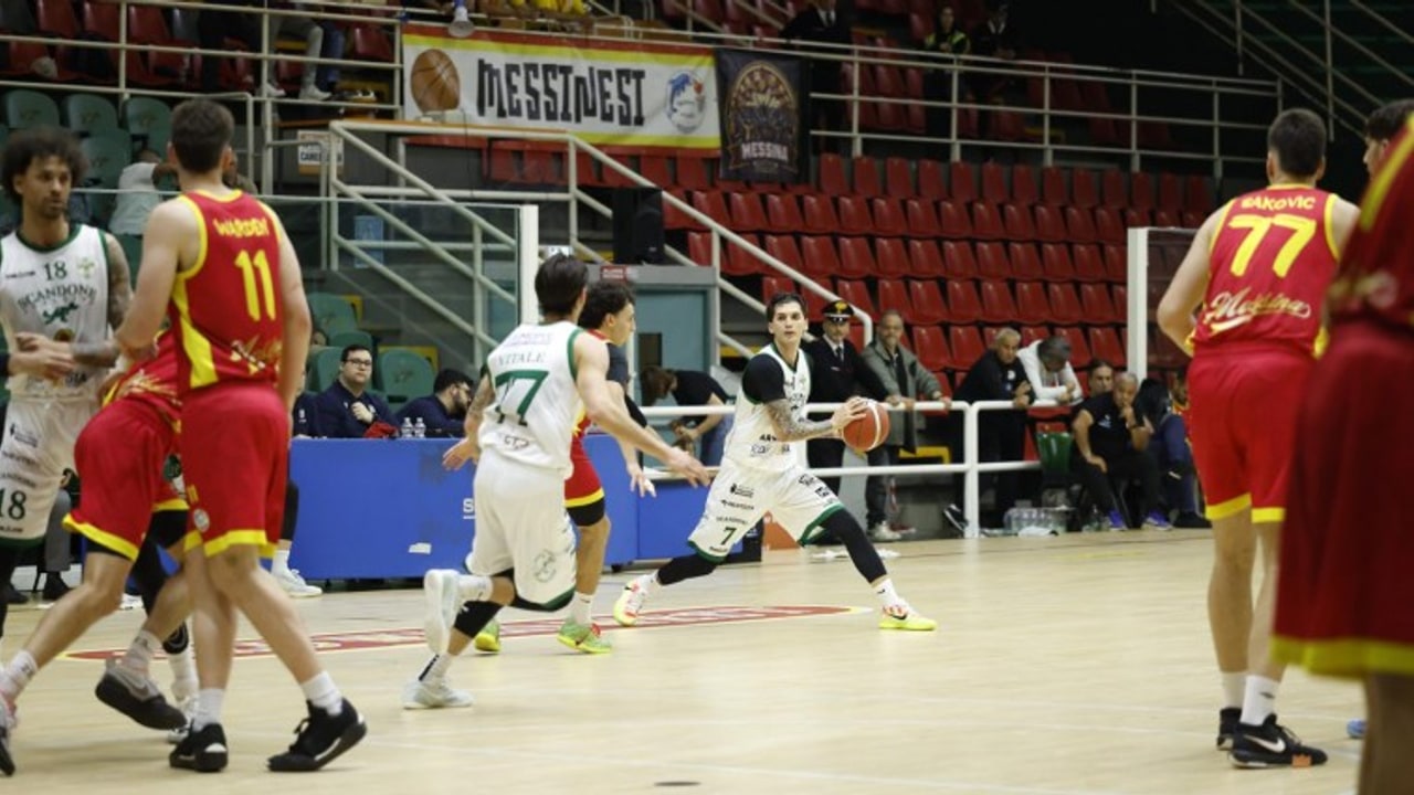 Playoff, la Scandone Avellino travolge Messina e conquista i quarti di finale