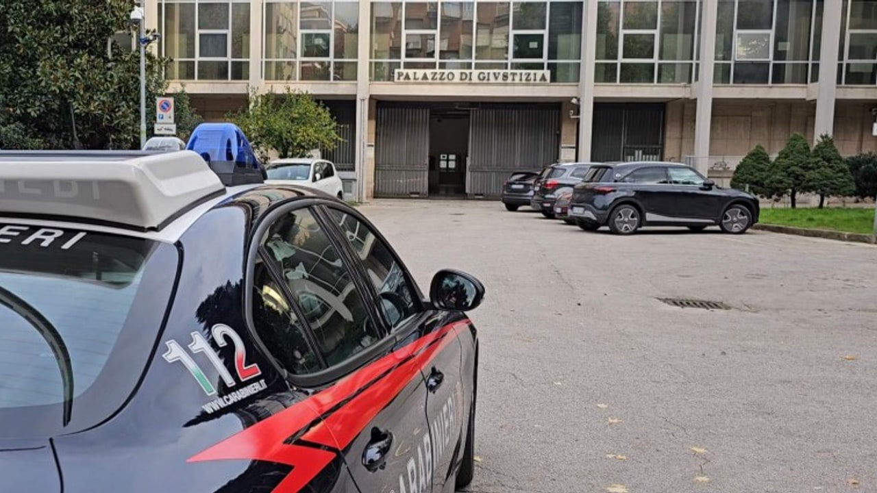 Avellino, reati contro la fede pubblica e il patrimonio: 8 misure cautelari