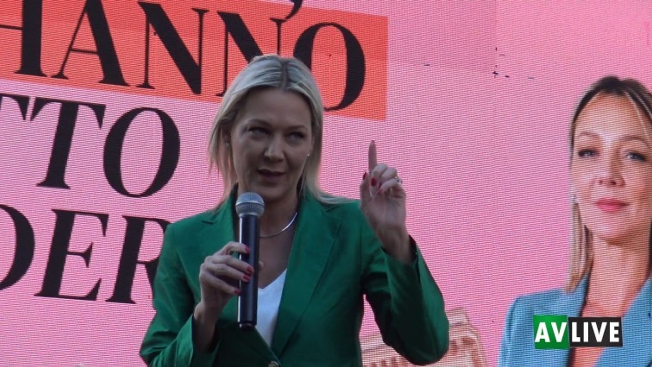 Nargi: "Festa mi ha fatto cadere perché voleva la poltrona. Abbatteremo il muro"