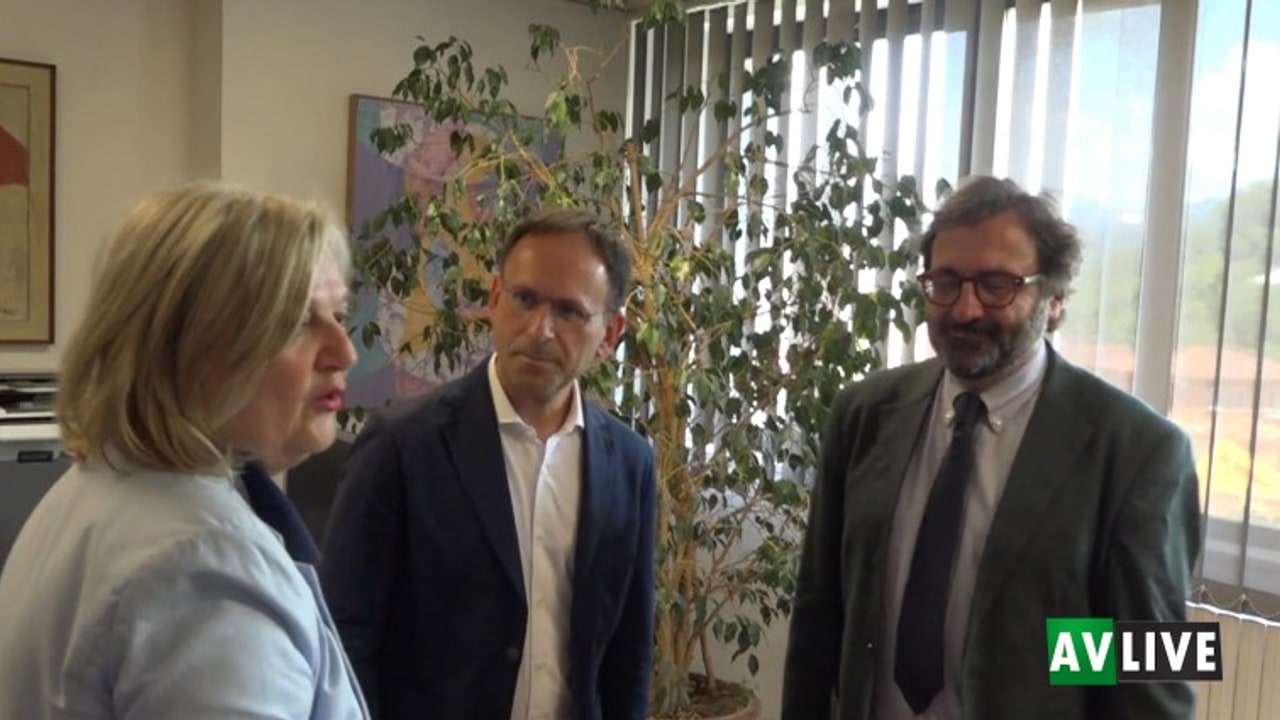 Pizza, primo giorno da sindaco: incontro al Comune con il commissario Perrotta