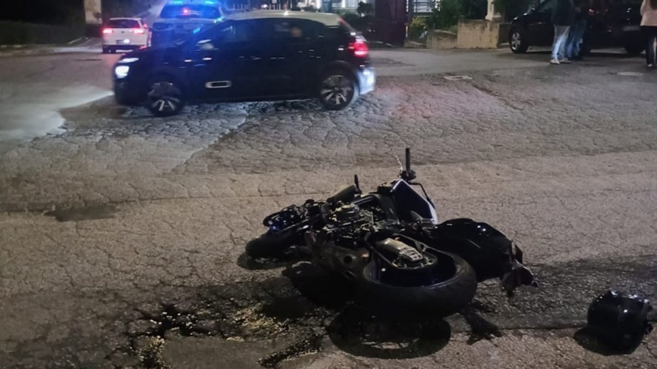 Avellino, 14enne investita da una moto vicino all'Autostazione
