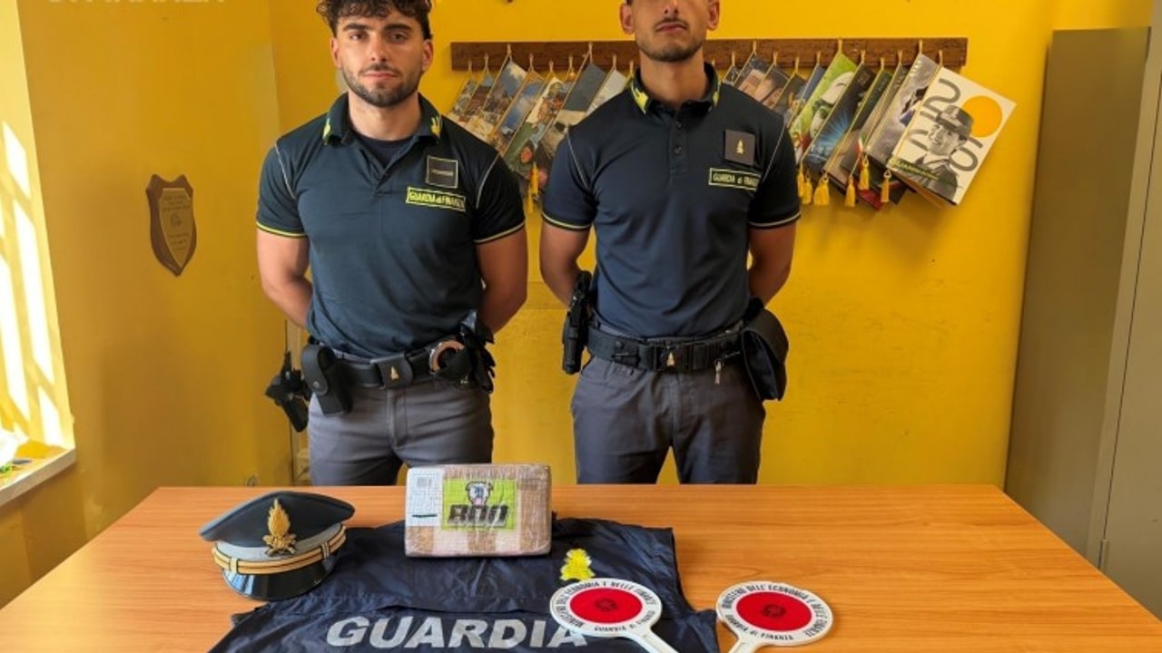 Ariano Irpino, operazione della Guardia di Finanza: arrestato con un chilo di cocaina