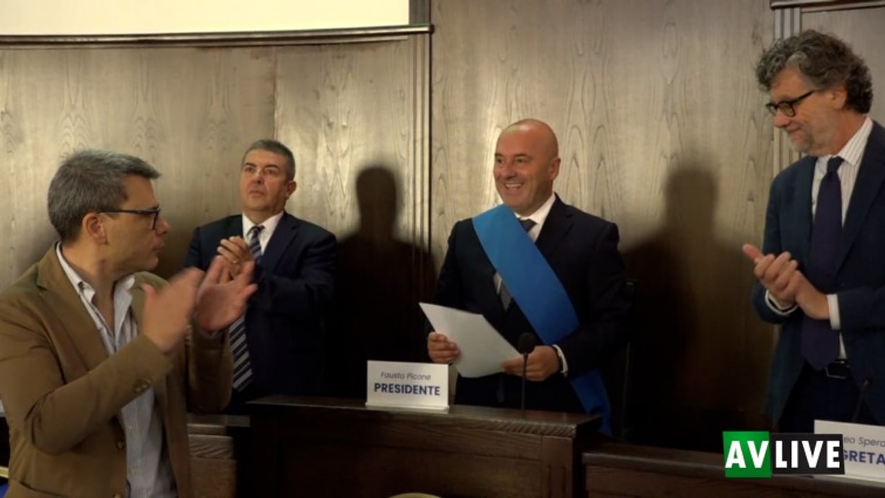 Provincia, il presidente Picone si insedia: "Sponsorizzazione U.S. Avellino? Disponibile al rinnovo ma valuterò il quadro normativo ed i risultati"