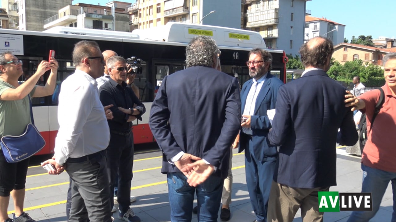 Sopralluogo di Pizza all'autostazione. Acconcia (Air Campania): "Barriere automatiche, presidio operativo h24 e no ad auto private"