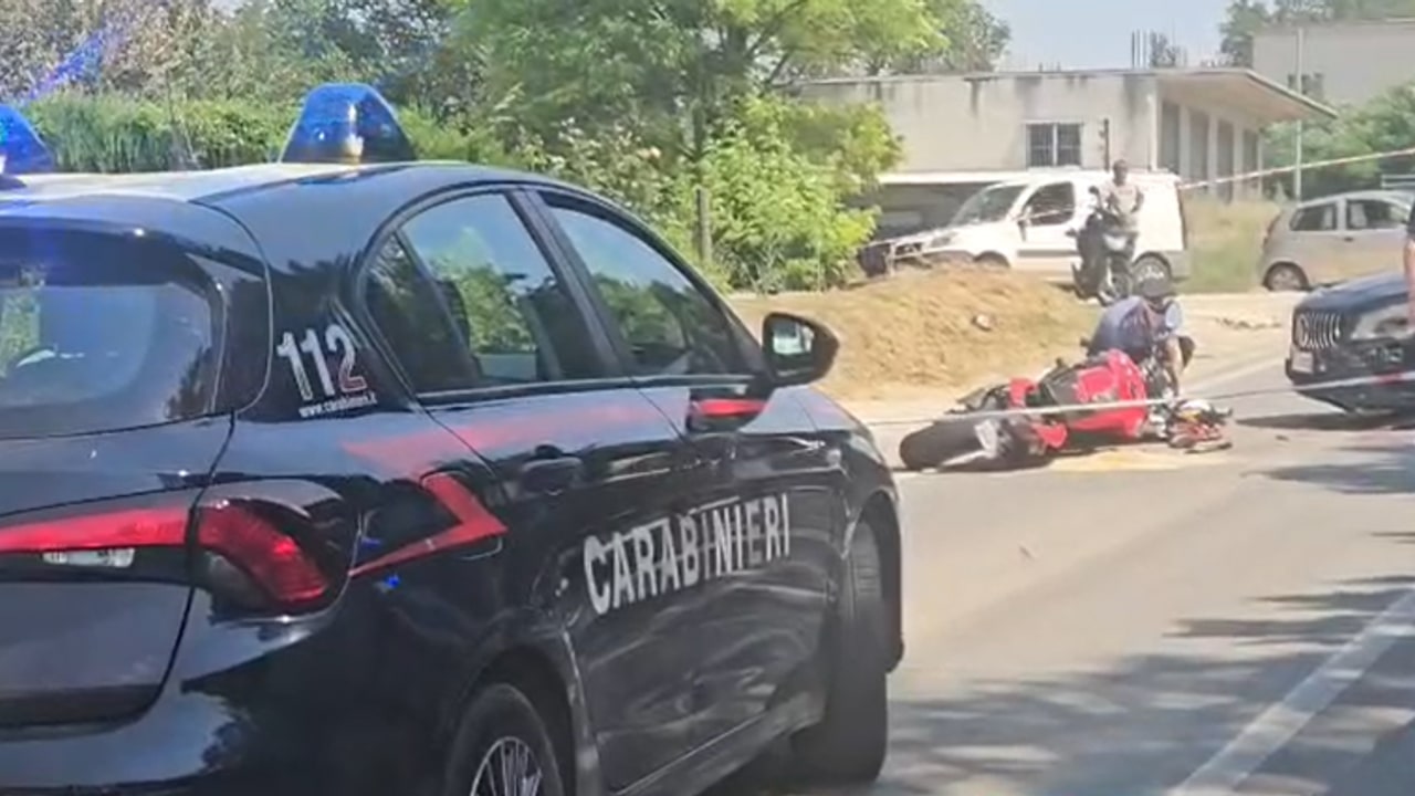 Scontro moto ed auto, muore Massimo Grasso: il militare prestava servizio alla "Berardi"