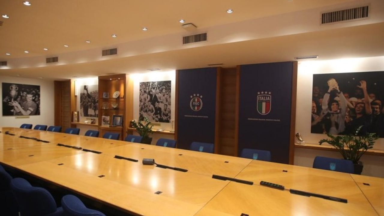 Figc, ammessi tutti i club di A, B e C ai campionati