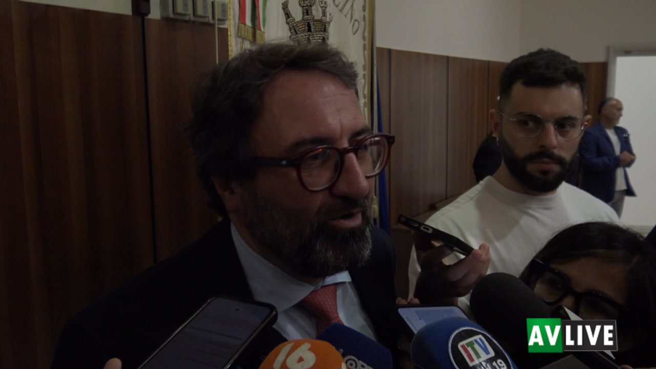 Scontro e tensione in consiglio comunale, Pizza: "La minoranza ha problemi. Mi arrabbio quando non si rispettano le regole"
