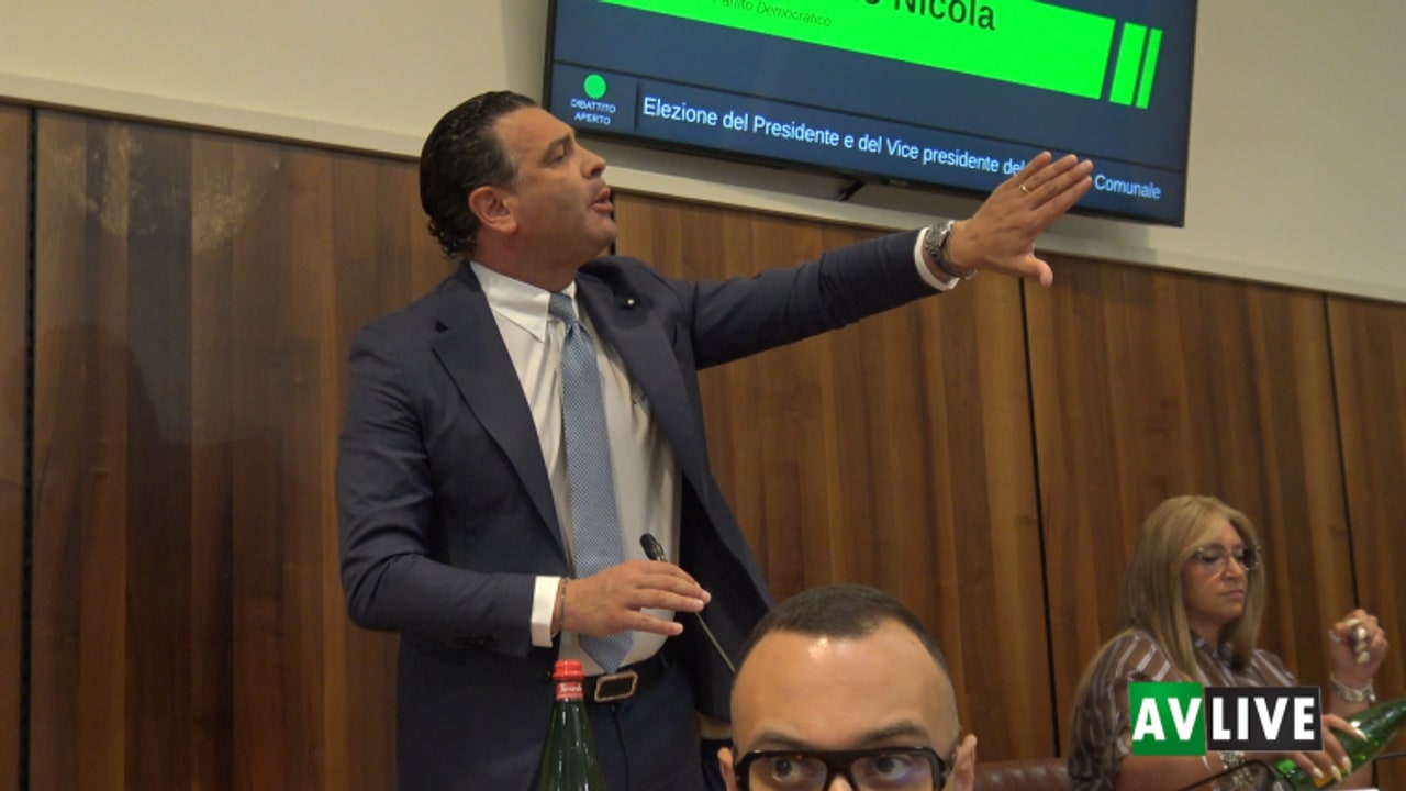 Avellino, bagarre in consiglio comunale tra Nicola Giordano e Gianluca Festa