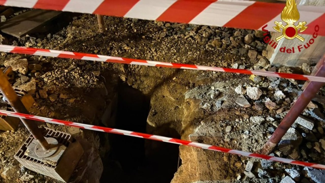 Caposele, operaio cade in un tombino: recuperato dopo 7 ore dai Vigili del fuoco