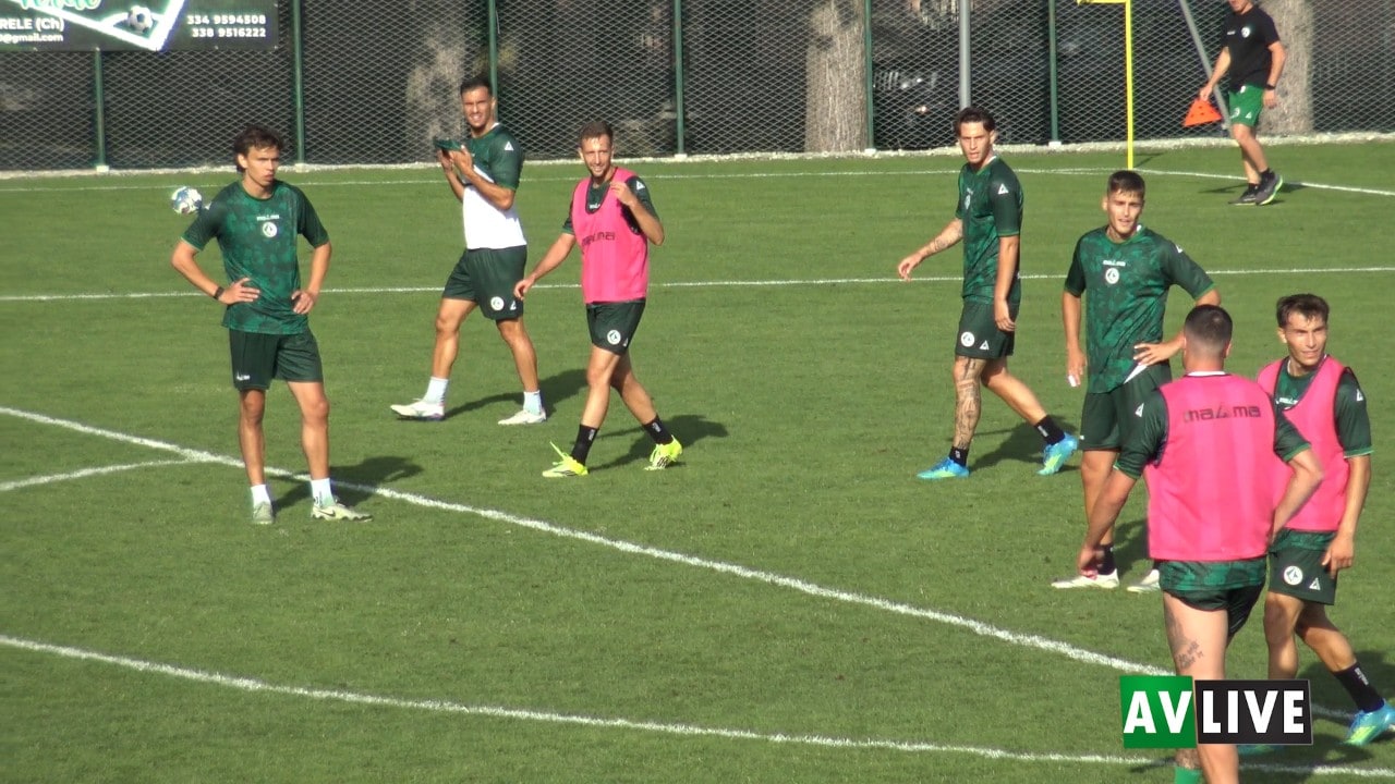 Avellino, i gol della partitella a campo ridotto: vincono i rosa