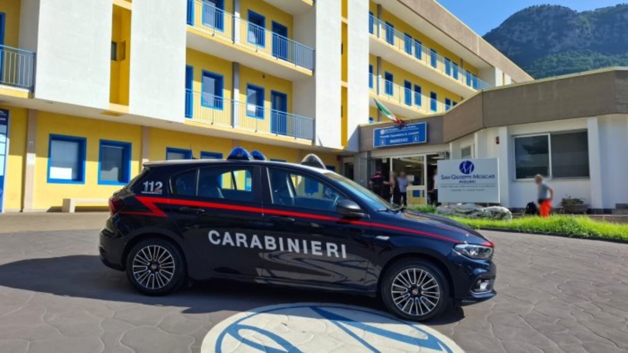 Solofra, fuma durante ossigenoterapia e provoca incendio al "Landolfi"