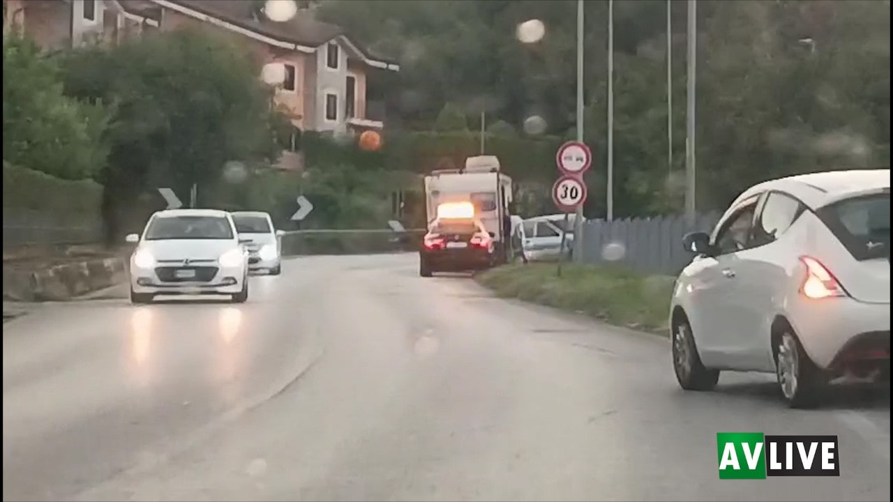 Scontro tra camper ed auto lungo la Provinciale per Mercogliano