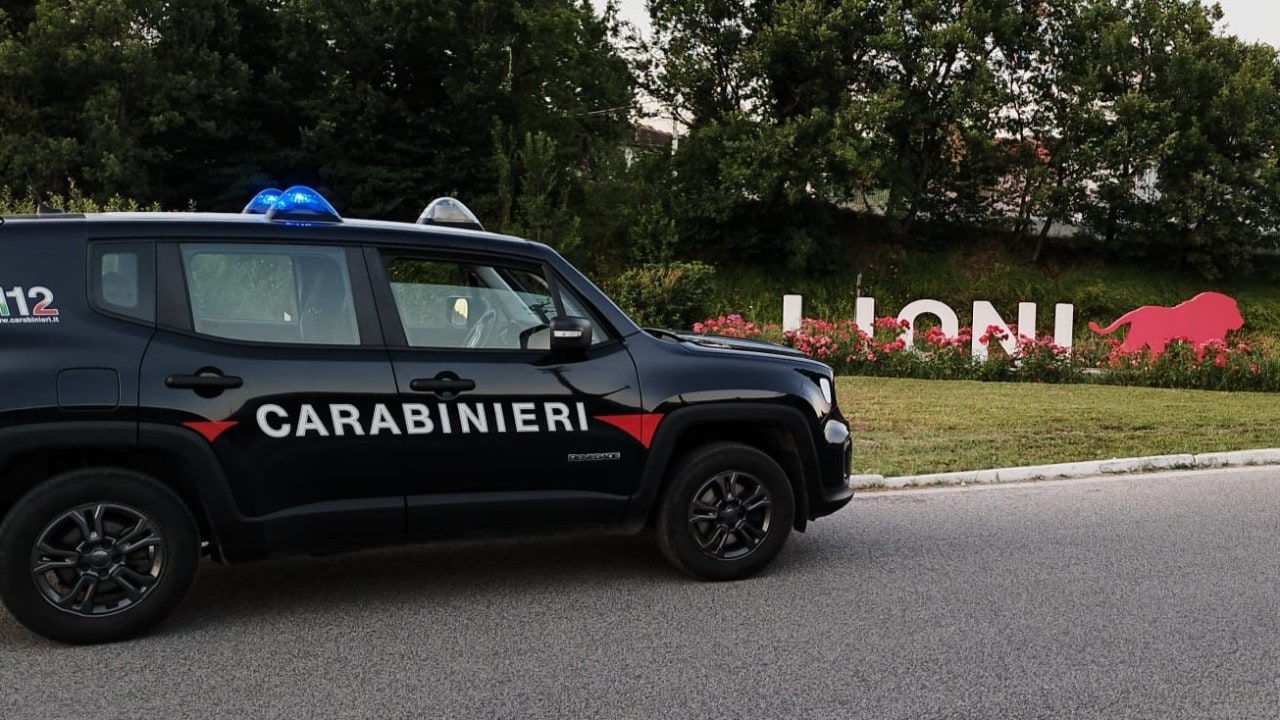 Lioni, minaccia di morte, danneggiamento e violenza privata: 47enne arrestato dai Carabinieri